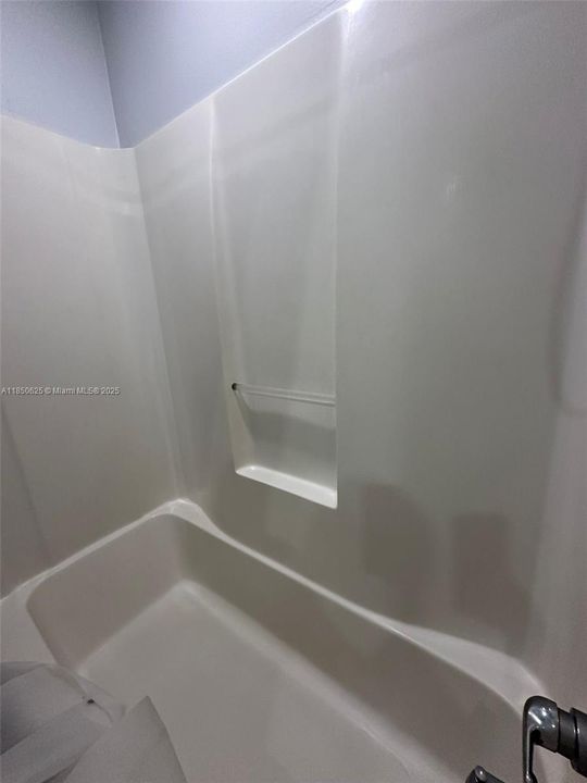 На продажу: $380,000 (4 спален, 4 ванн, 0 Квадратных фут)