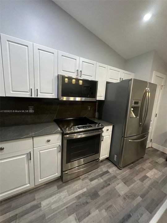 На продажу: $380,000 (4 спален, 4 ванн, 0 Квадратных фут)