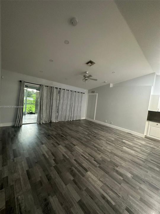 На продажу: $380,000 (4 спален, 4 ванн, 0 Квадратных фут)