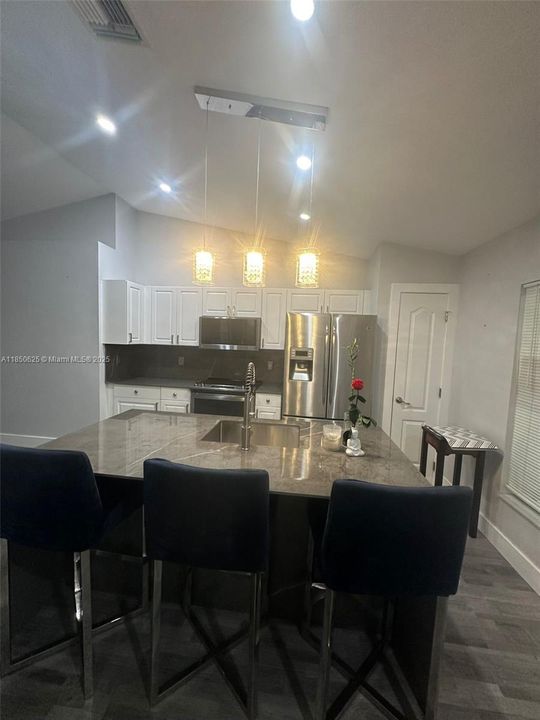 На продажу: $380,000 (4 спален, 4 ванн, 0 Квадратных фут)