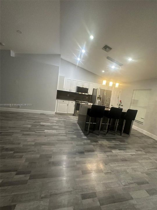 На продажу: $380,000 (4 спален, 4 ванн, 0 Квадратных фут)