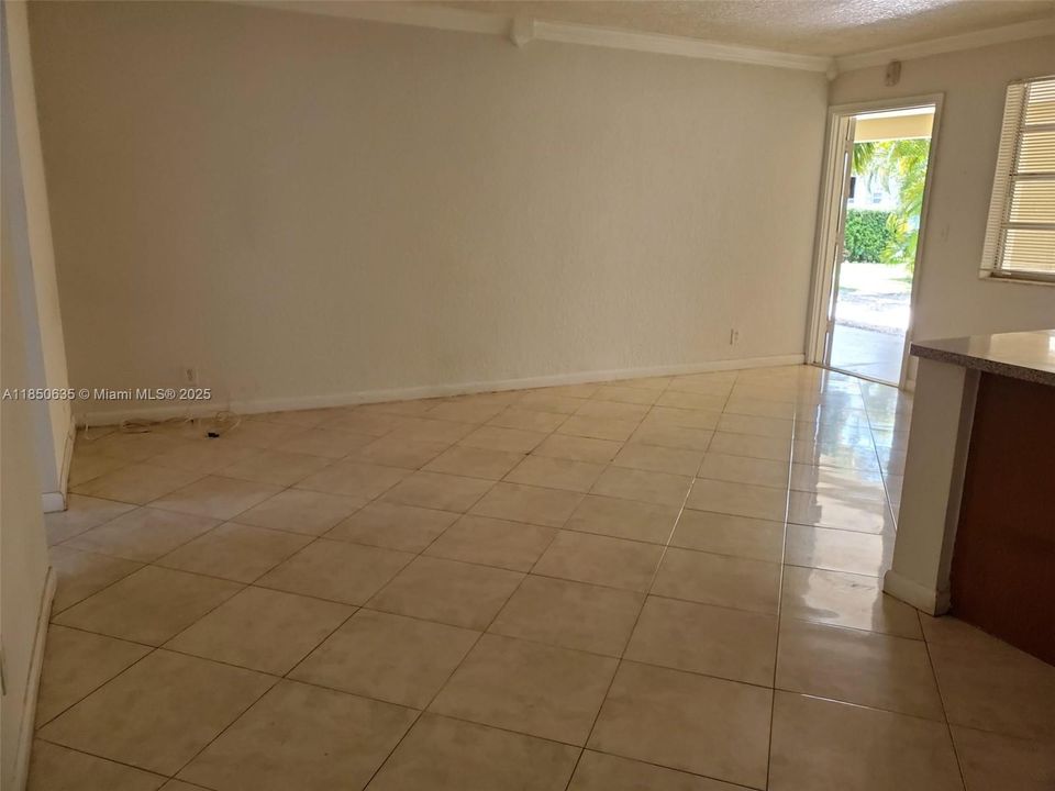 На продажу: $170,000 (1 спален, 1 ванн, 658 Квадратных фут)