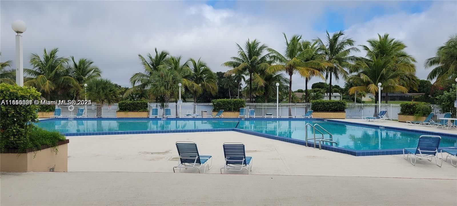 Recently Rented: $21,600 (1 beds, 1 baths, 614 Square Feet)
