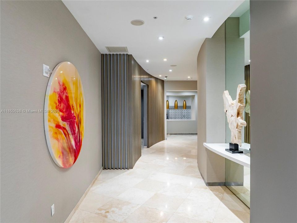 На продажу: $975,000 (2 спален, 2 ванн, 1056 Квадратных фут)