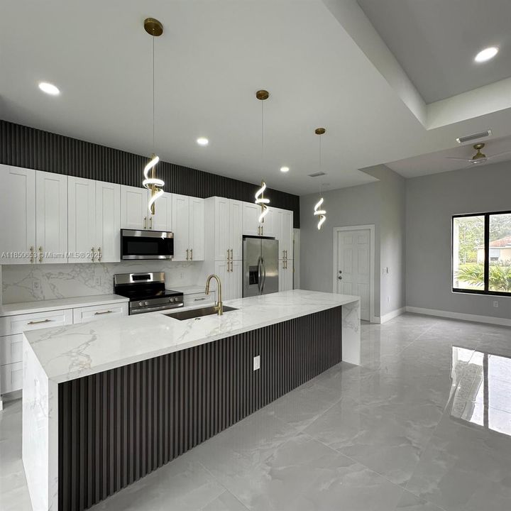 Activo con contrato: $375,000 (3 camas, 2 baños, 0 Pies cuadrados)