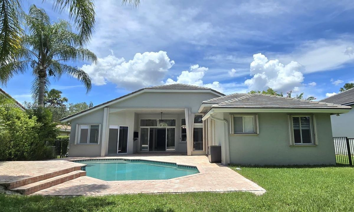 В аренду: $6,700 (5 спален, 3 ванн, 2574 Квадратных фут)