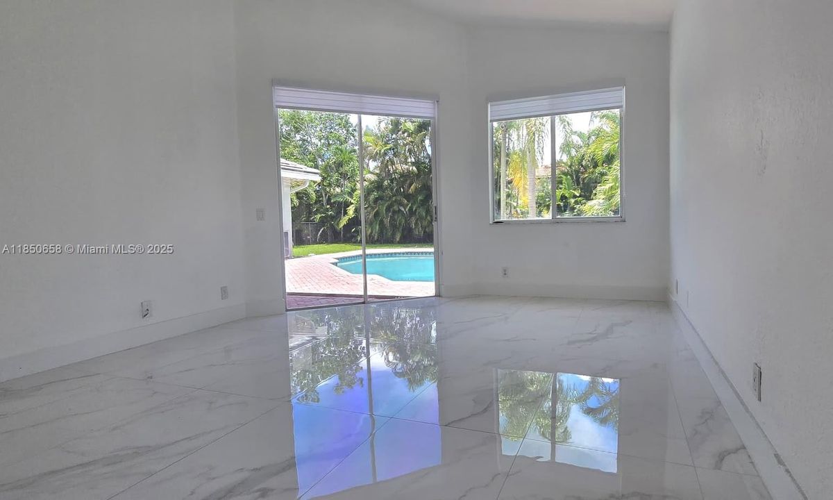 В аренду: $6,700 (5 спален, 3 ванн, 2574 Квадратных фут)