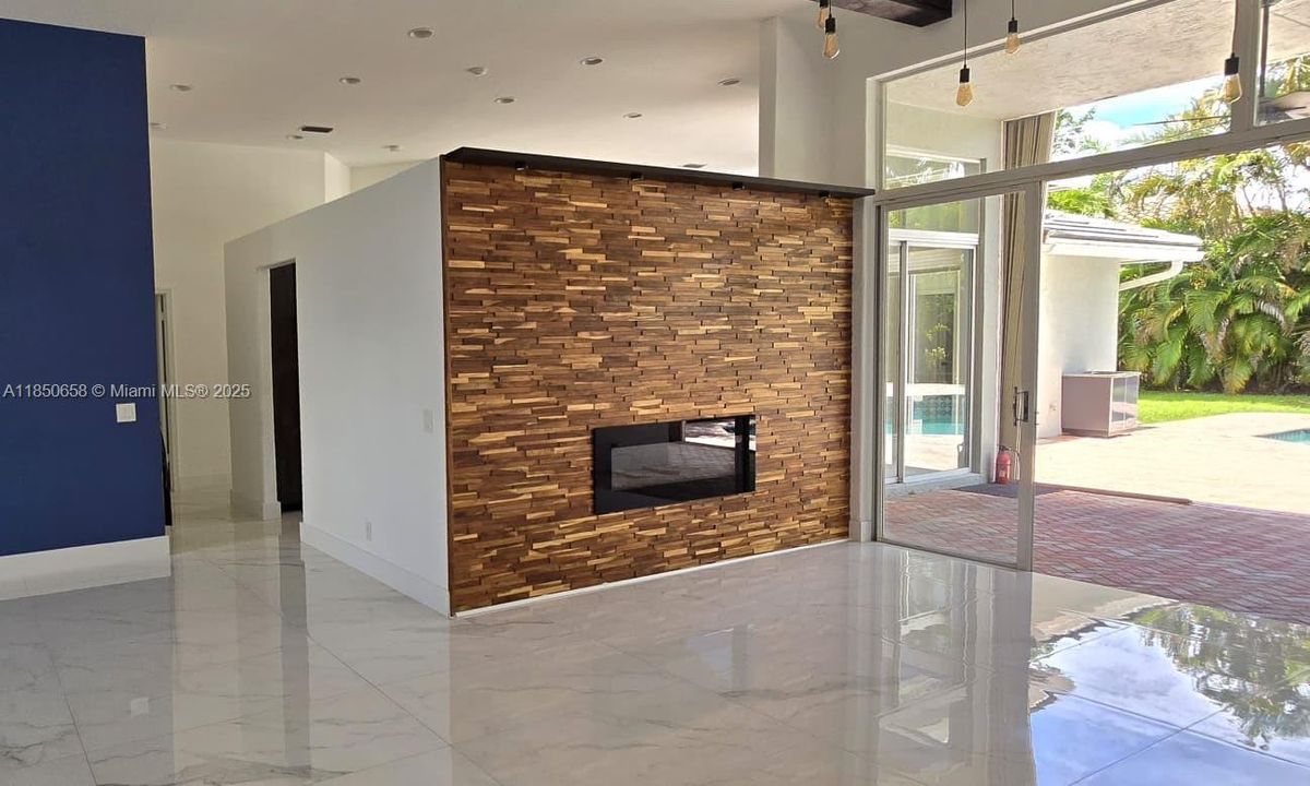 В аренду: $6,700 (5 спален, 3 ванн, 2574 Квадратных фут)