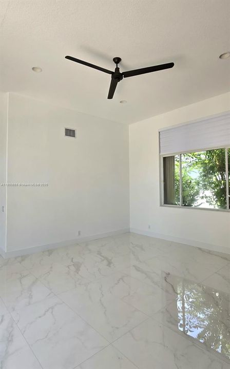 В аренду: $6,700 (5 спален, 3 ванн, 2574 Квадратных фут)