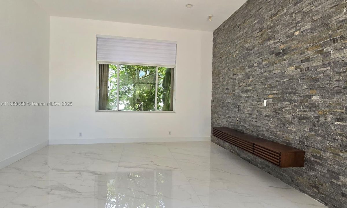 В аренду: $6,700 (5 спален, 3 ванн, 2574 Квадратных фут)