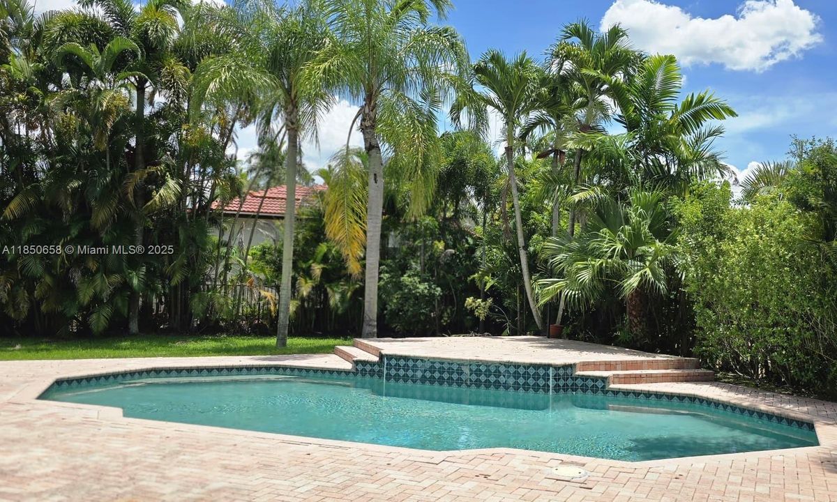 В аренду: $6,700 (5 спален, 3 ванн, 2574 Квадратных фут)