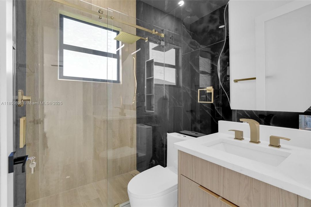 Под контрактом: $369,990 (3 спален, 2 ванн, 0 Квадратных фут)