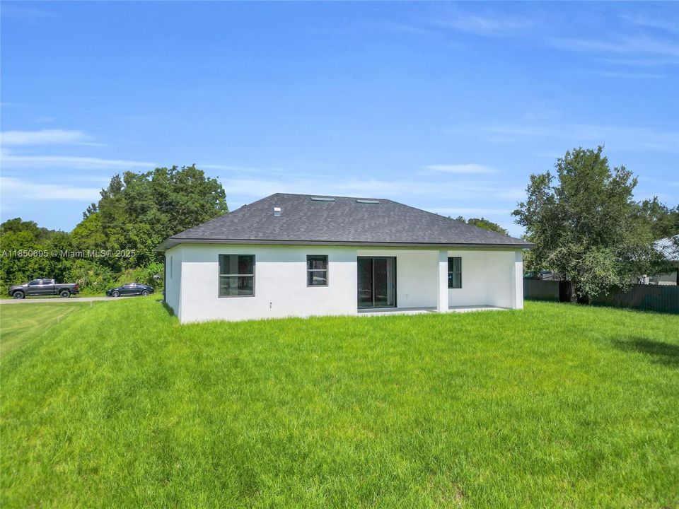 Под контрактом: $369,990 (3 спален, 2 ванн, 0 Квадратных фут)