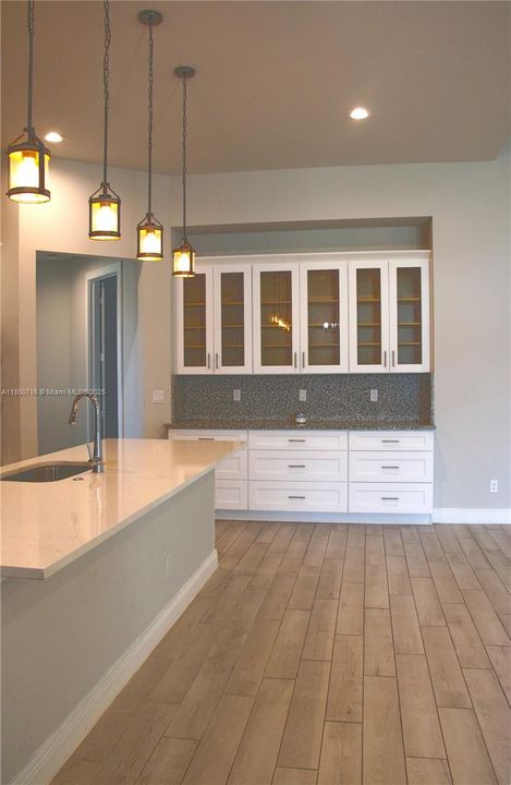 For Sale: $699,898 (5 beds, 4 baths, 2887 Square Feet)