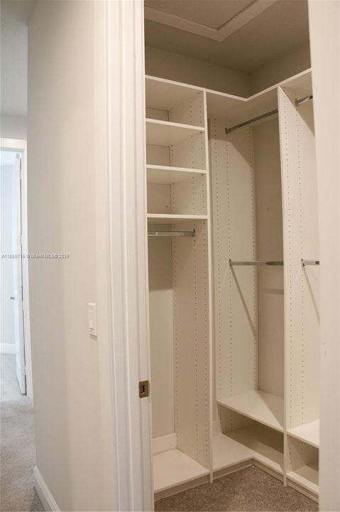 For Sale: $699,898 (5 beds, 4 baths, 2887 Square Feet)