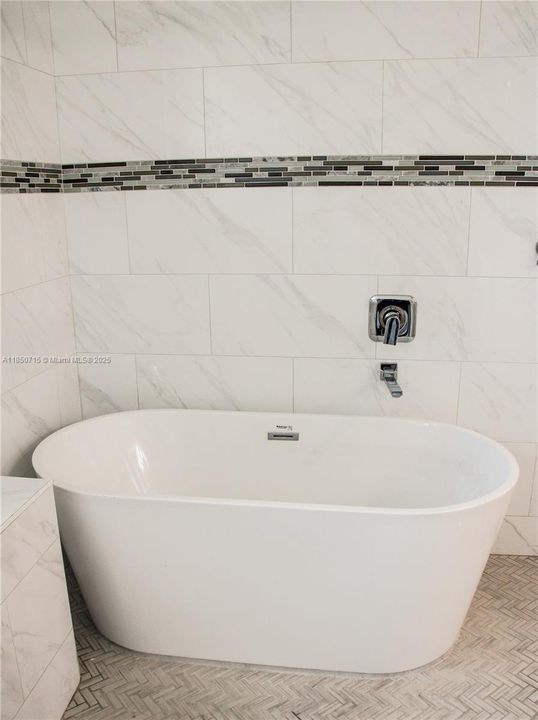 For Sale: $699,898 (5 beds, 4 baths, 2887 Square Feet)