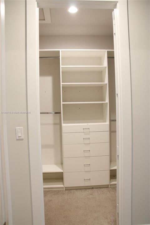 For Sale: $699,898 (5 beds, 4 baths, 2887 Square Feet)