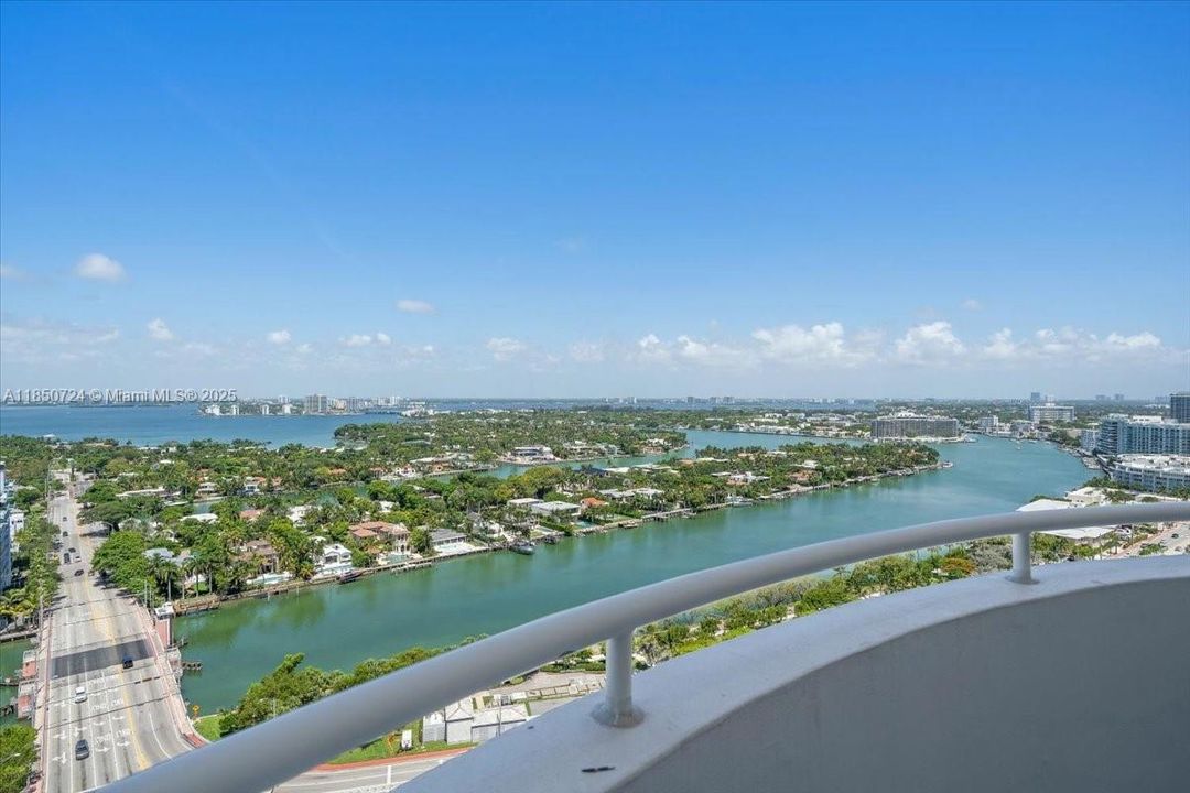 For Sale: $1,390,000 (2 beds, 2 baths, 1440 Square Feet)