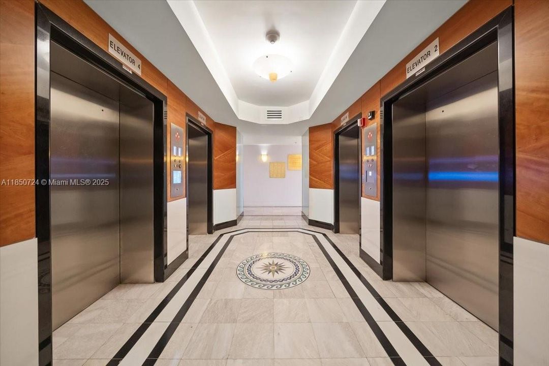 For Sale: $1,390,000 (2 beds, 2 baths, 1440 Square Feet)