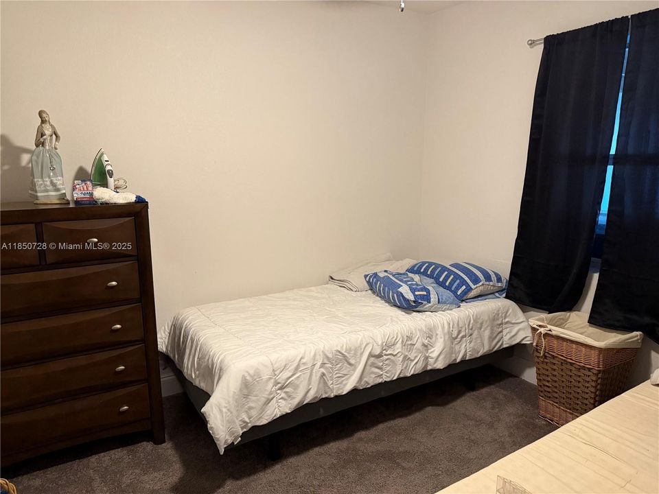 待售: $320,000 (4 贝兹, 3 浴室, 0 平方英尺)