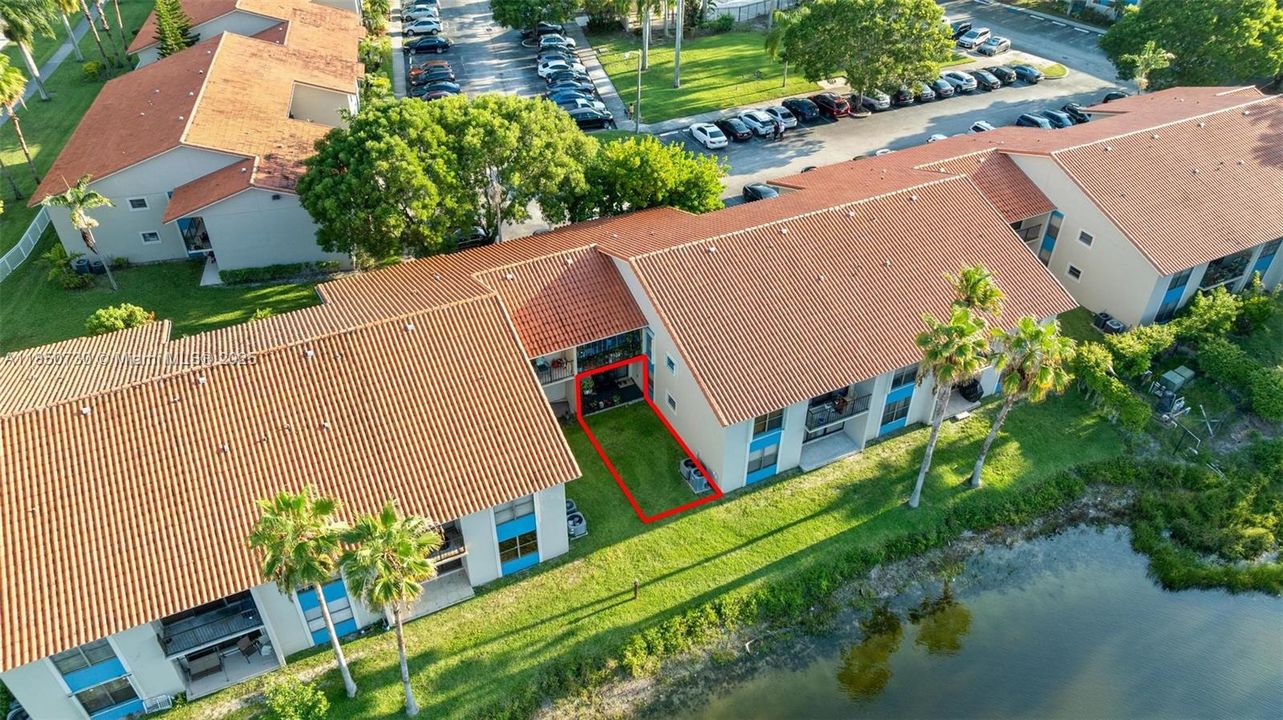 На продажу: $215,000 (2 спален, 2 ванн, 904 Квадратных фут)