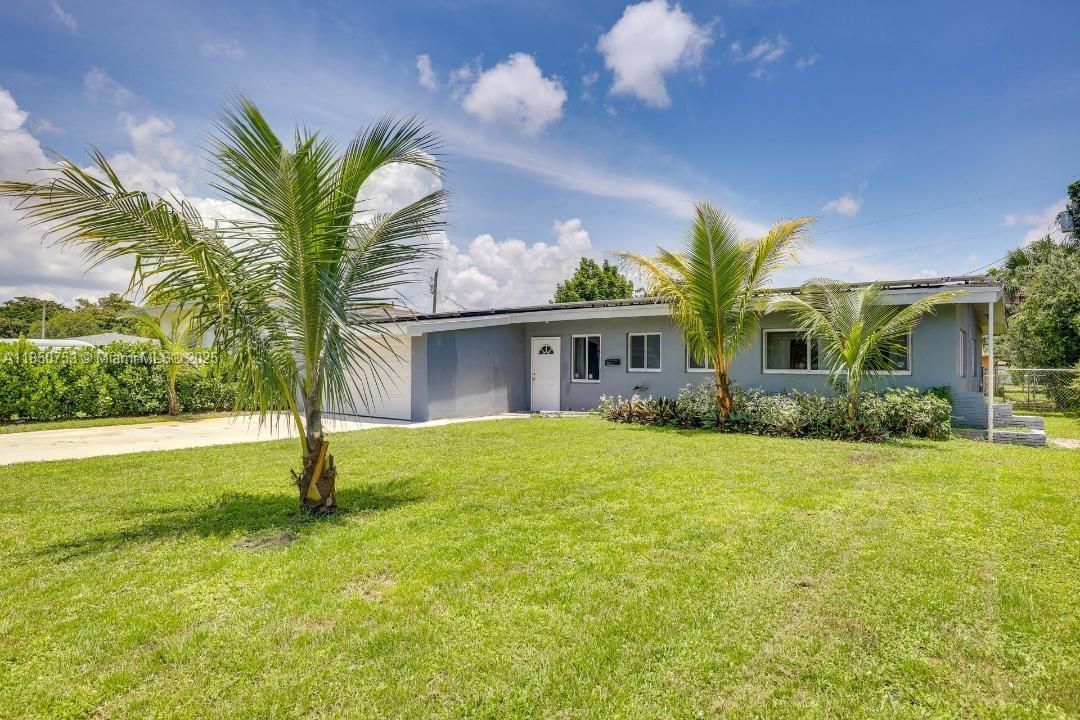 Active With Contract: $3,490 (4 beds, 3 baths, 1417 Square Feet)