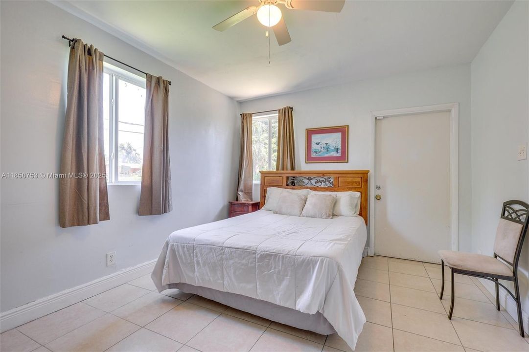 Active With Contract: $3,490 (4 beds, 3 baths, 1417 Square Feet)