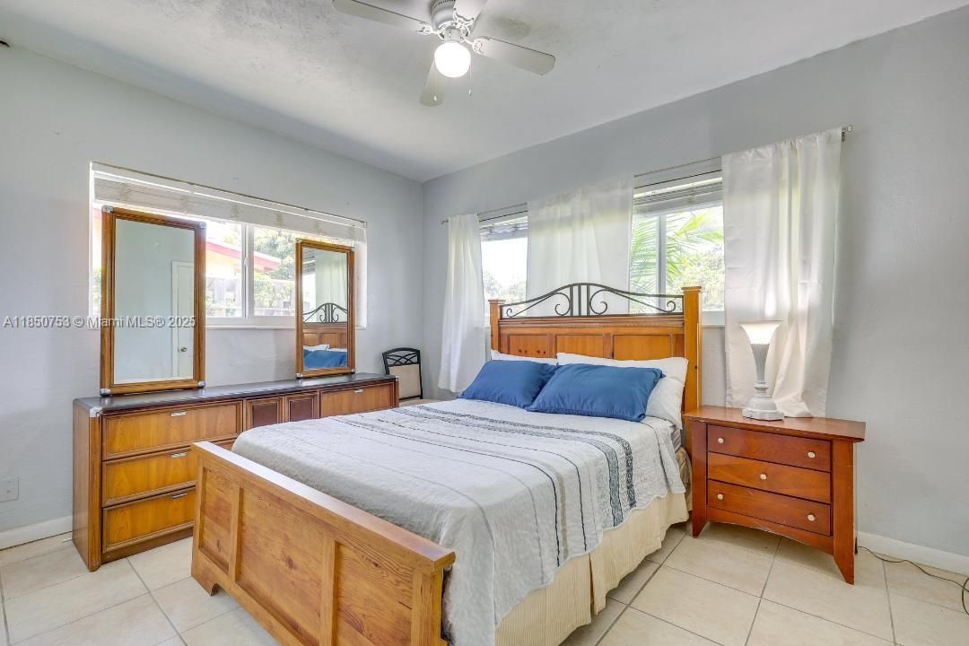 Active With Contract: $3,490 (4 beds, 3 baths, 1417 Square Feet)