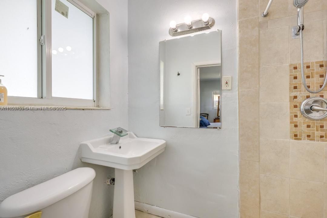 Active With Contract: $3,490 (4 beds, 3 baths, 1417 Square Feet)