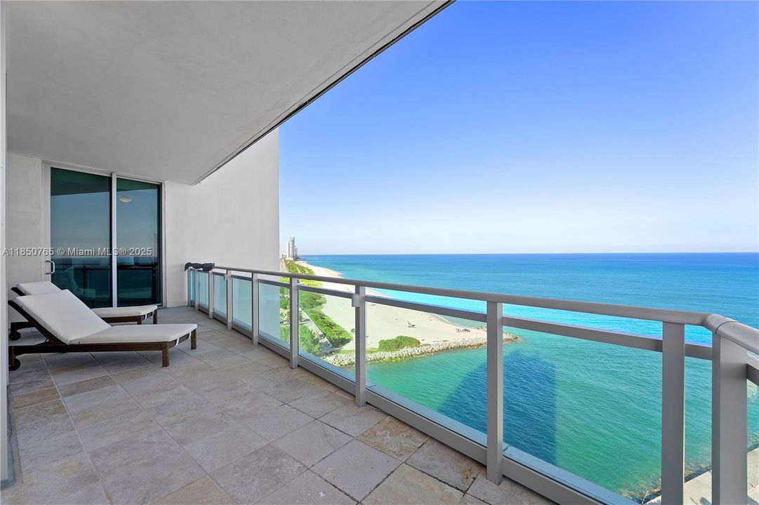 Activo con contrato: $30,000 (3 camas, 3 baños, 2763 Pies cuadrados)