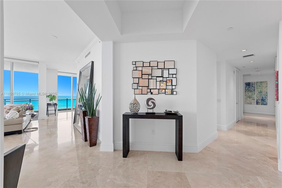 Activo con contrato: $30,000 (3 camas, 3 baños, 2763 Pies cuadrados)