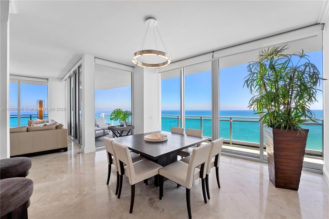 Activo con contrato: $30,000 (3 camas, 3 baños, 2763 Pies cuadrados)