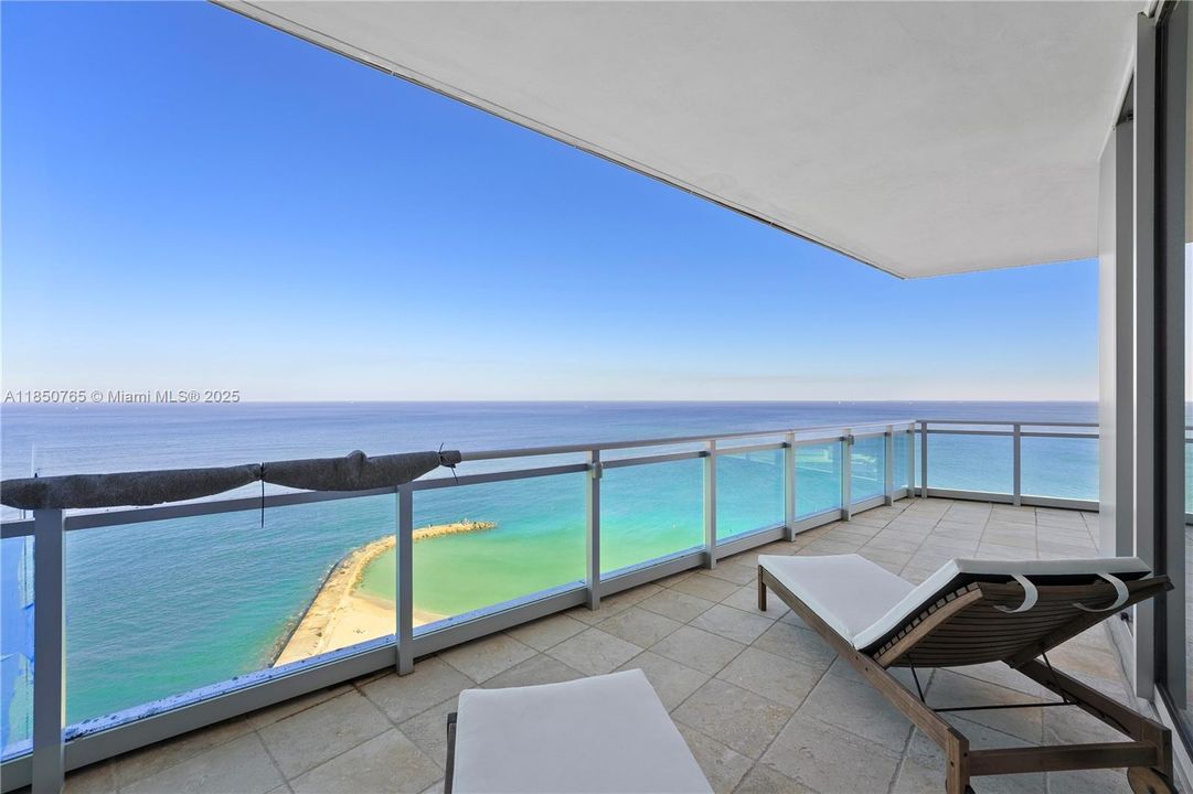 Activo con contrato: $30,000 (3 camas, 3 baños, 2763 Pies cuadrados)