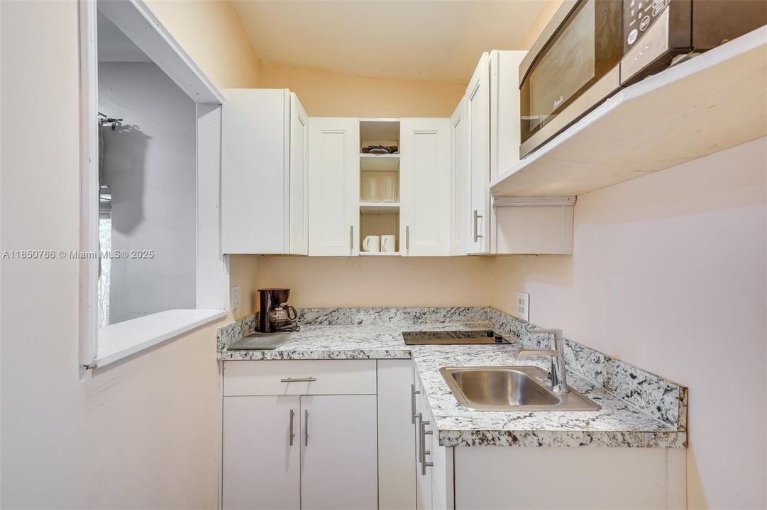 Recientemente alquilado: $2,000 (1 camas, 1 baños, 1865 Pies cuadrados)