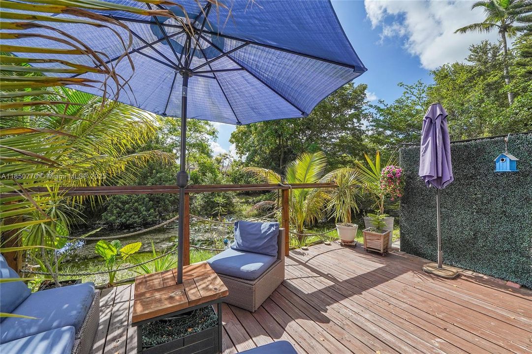 Vendido Recientemente: $355,000 (3 camas, 2 baños, 1800 Pies cuadrados)