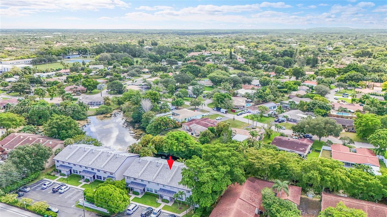 Vendido Recientemente: $355,000 (3 camas, 2 baños, 1800 Pies cuadrados)