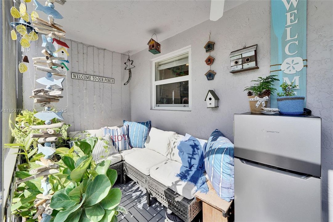 Vendido Recientemente: $355,000 (3 camas, 2 baños, 1800 Pies cuadrados)