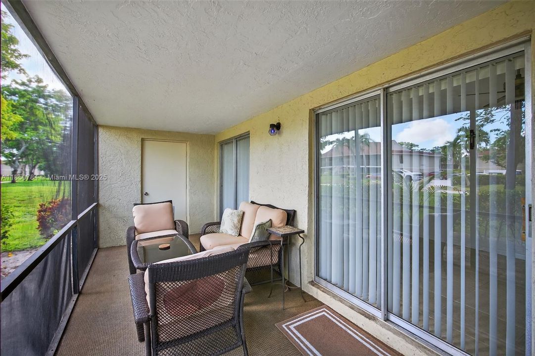 Active With Contract: $255,000 (2 beds, 2 baths, 1025 Square Feet)