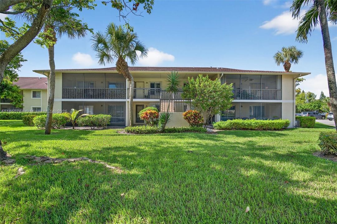 Each building has 4 units.