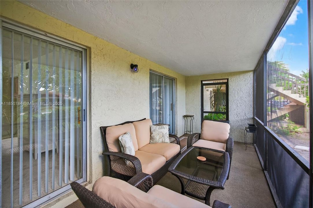 Active With Contract: $255,000 (2 beds, 2 baths, 1025 Square Feet)