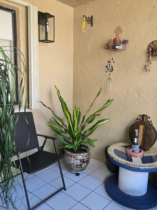 For Sale: $329,900 (2 beds, 2 baths, 1256 Square Feet)