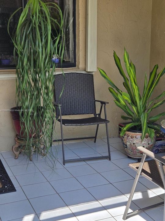 For Sale: $329,900 (2 beds, 2 baths, 1256 Square Feet)