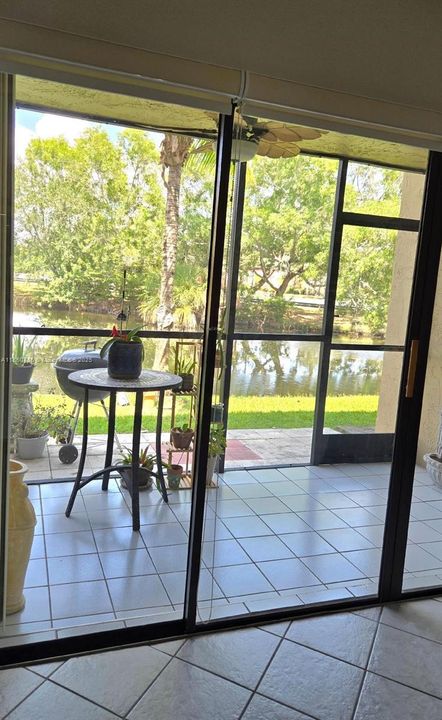 For Sale: $329,900 (2 beds, 2 baths, 1256 Square Feet)