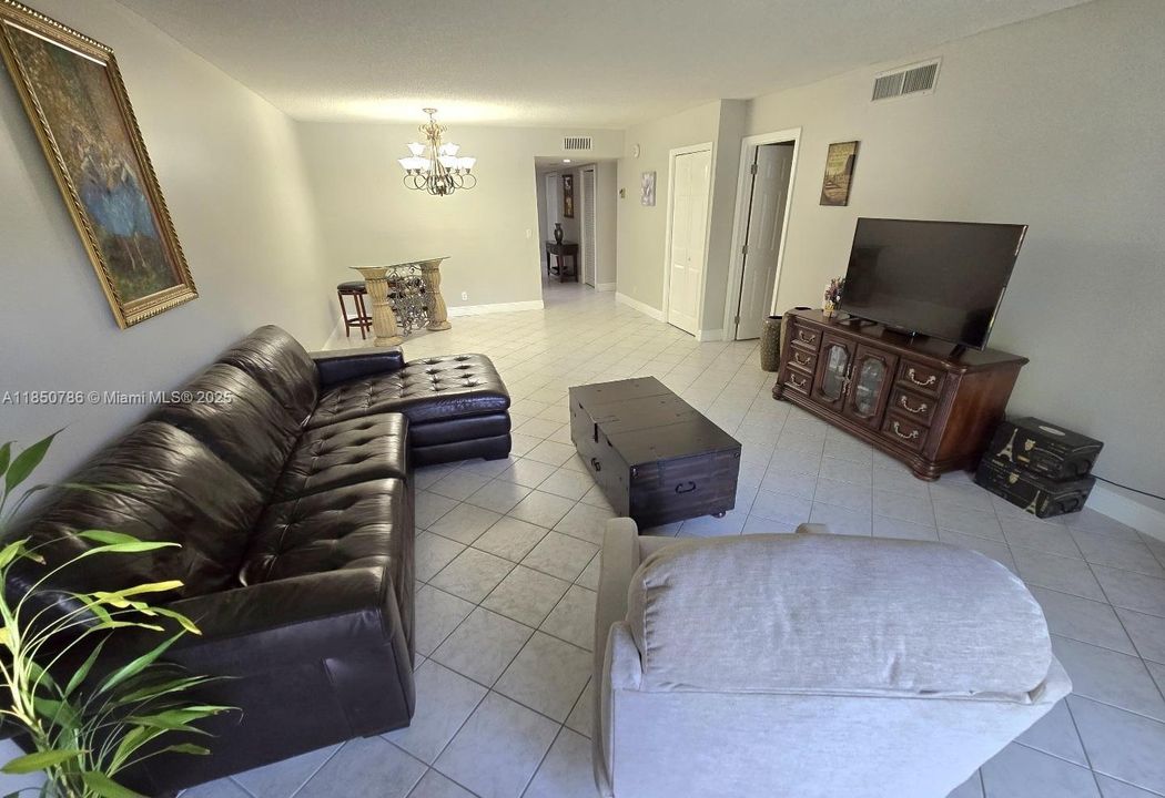 For Sale: $329,900 (2 beds, 2 baths, 1256 Square Feet)