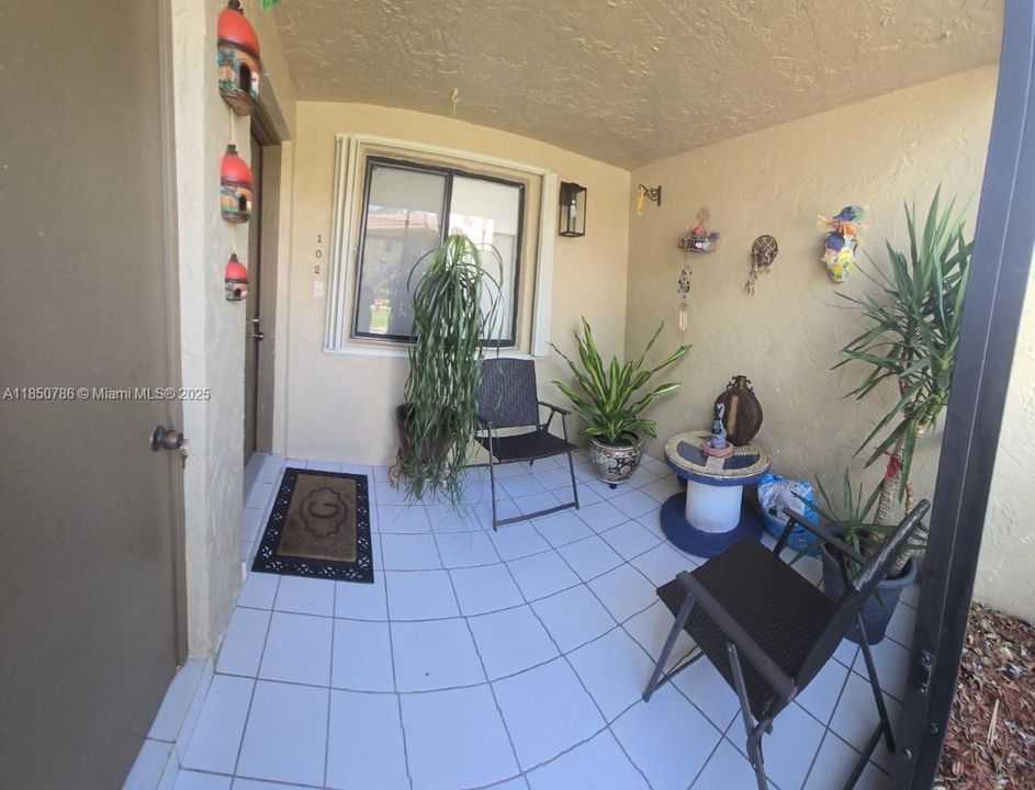 For Sale: $329,900 (2 beds, 2 baths, 1256 Square Feet)