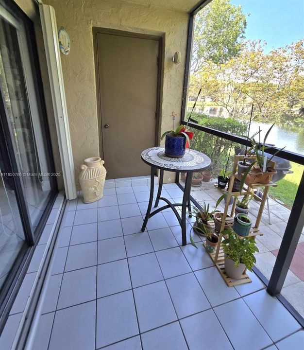 For Sale: $329,900 (2 beds, 2 baths, 1256 Square Feet)