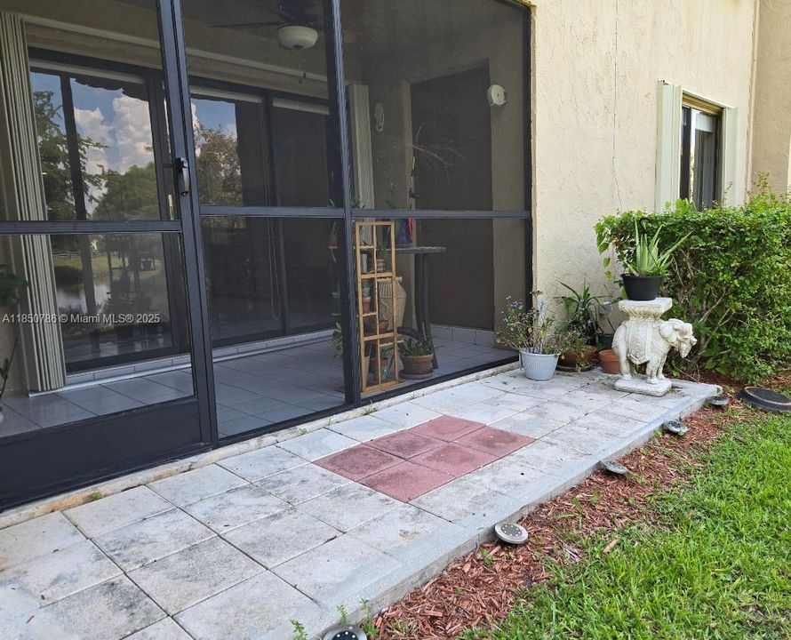 For Sale: $329,900 (2 beds, 2 baths, 1256 Square Feet)