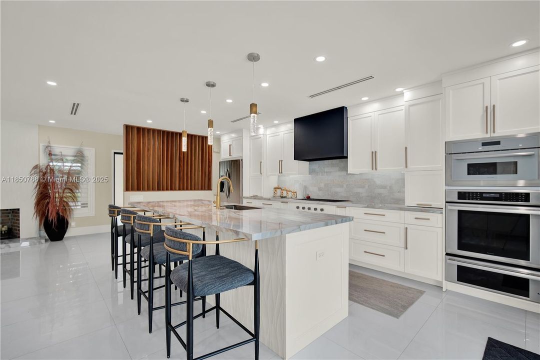 Recently Sold: $1,599,999 (4 beds, 3 baths, 2577 Square Feet)