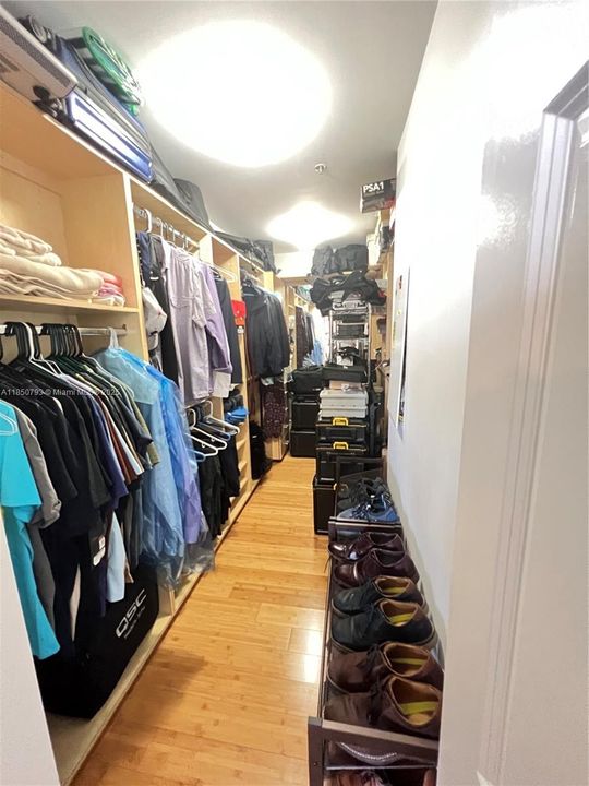 Recently Rented: $3,500 (2 beds, 2 baths, 1347 Square Feet)