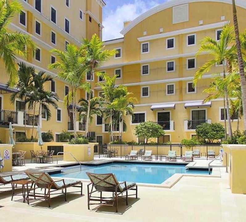 Recently Rented: $3,500 (2 beds, 2 baths, 1347 Square Feet)